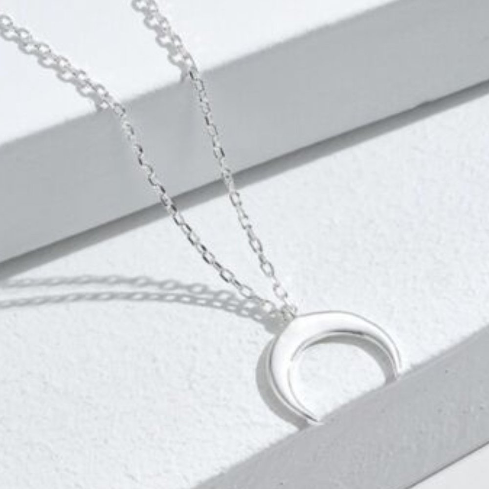 925 Sterling Silver Double horn Dainty Crescent Moon Necklace Adjustable